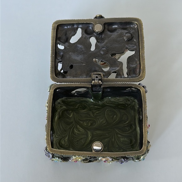 Vintage Jeweled Trinket Box with Bunny - Picture 5 of 11